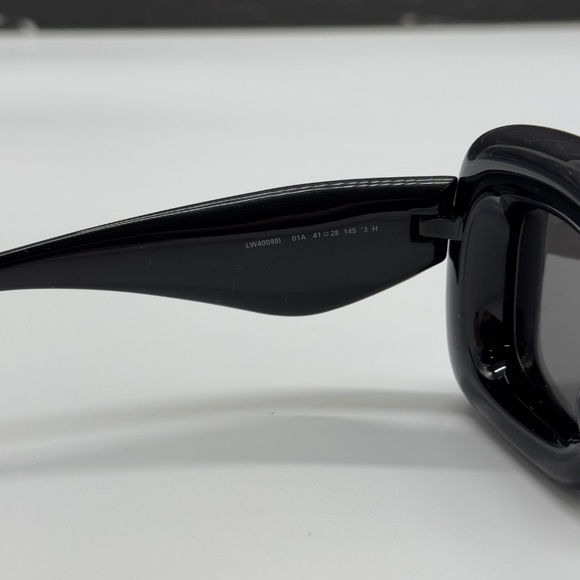 NEW LOEWE SQUARE SUNGLASSES LW40098I 01A BLACK GREY LOEWE WOMEN EYEWEAR - Picture 8 of 10